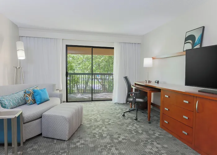 Courtyard By Marriott Monroe Airport